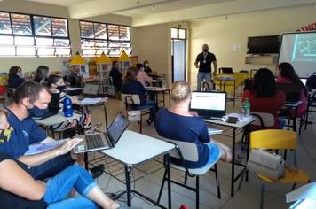 EDUCADORES DA REDE MUNICIPAL RECEBERAM FORMAÇÃO SOBRE TECNOLOGIAS EDUCACIONAIS COLABORATIVAS COM A UNIJUÍ