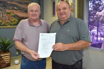 PREFEITO BARONI RECEBE ASSESSOR DO DEPUTADO AFONSO HAMM