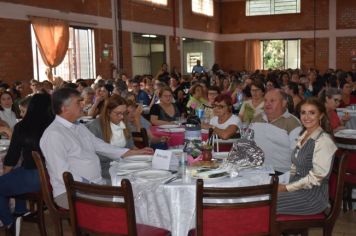 PREFEITURA DE CATUÍPE REALIZA ALMOÇO EM HOMENAGEM AO DIA DAS MÃES