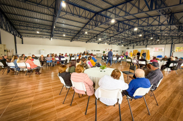 Aniversário coletivo no Centro de Convivência