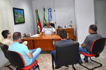 PREFEITO RECEBE VISITA DA ASSOCIAÇÃO DOS BOMBEIROS VOLUNTÁRIOS DE CATUÍPE