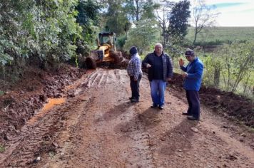 SECRETARIA DE OBRAS INTENSIFICA TRABALHO EM ESTRADAS DO INTERIOR DO MUNICÍPIO