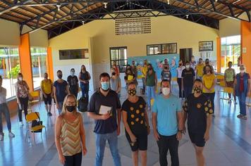 REDE MUNICIPAL DE ENSINO PROMOVEU PALESTRA SOBRE MOTIVAÇÃO E PREVENÇÃO AO COVID-19