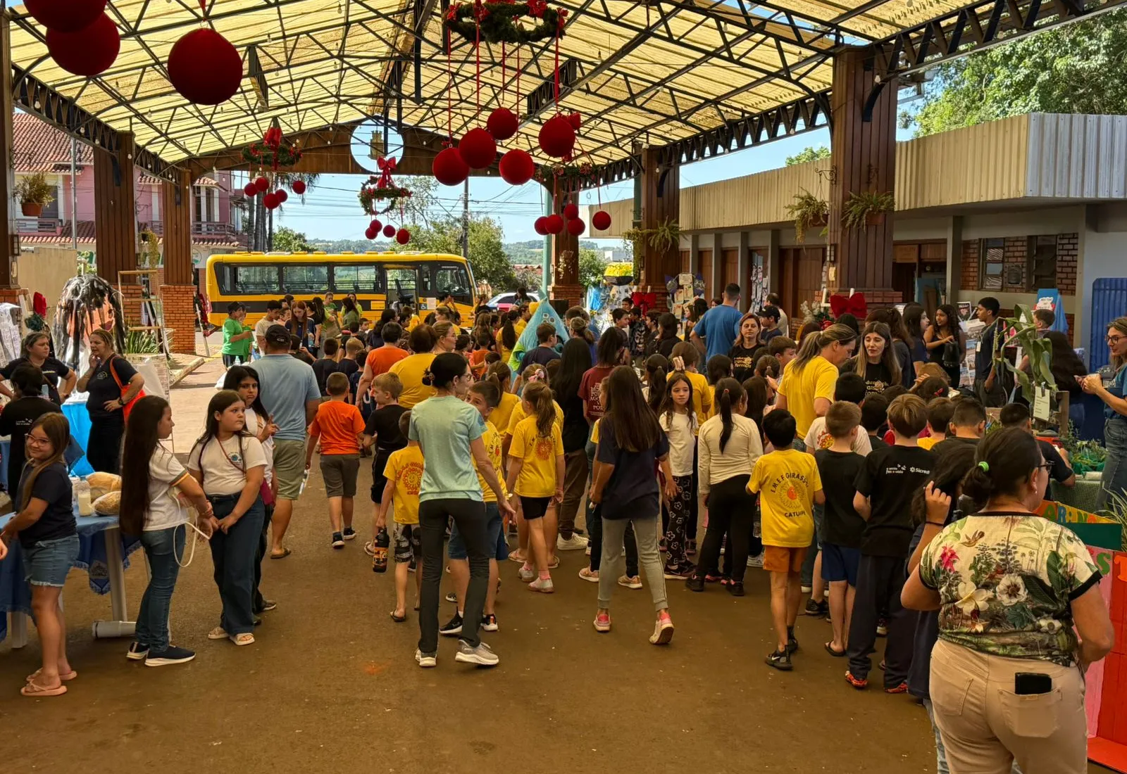 1ª Feira Cultural é realizada na Rua Coberta e movimenta a comunidade
