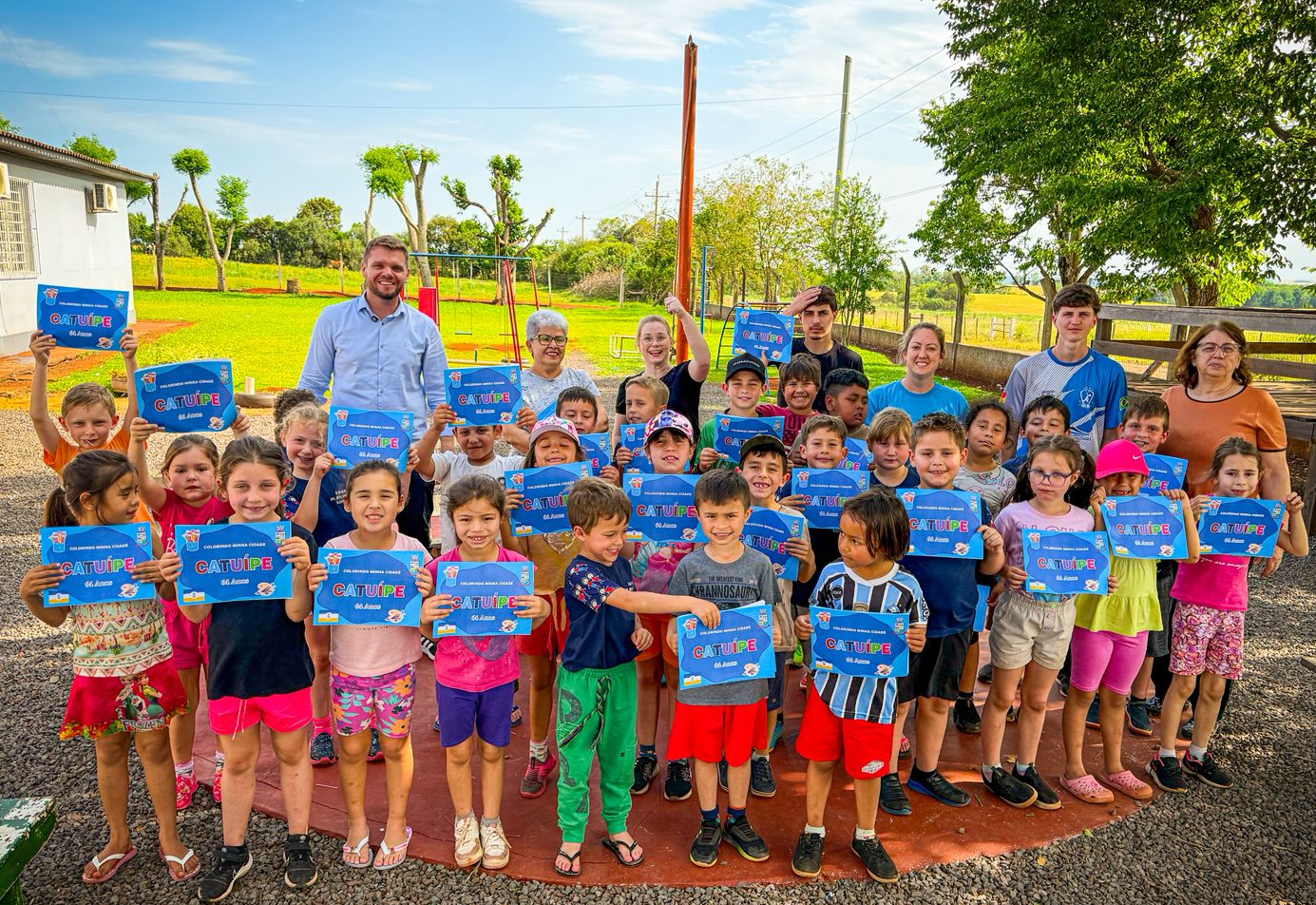 História em quadrinhos e Livro de colorir sobre a história do Município