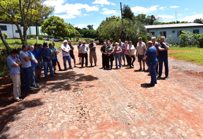 CONCLUIDO O CALÇAMENTO EM SANTA TEREZINHA