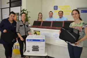 ADMINISTRAÇÃO MUNICIPAL ENTREGA EQUIPAMENTOS PARA PROFISSIONAIS DA SAÚDE