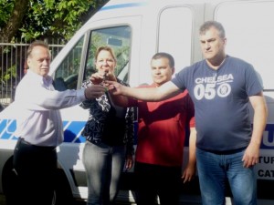 Administração Municipal recebe dois novos veículos para a área da saúde